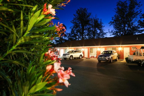 Akuna Motor Inn And Apartments - Hotel QLD 0