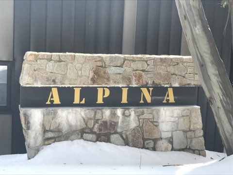 Alpina - Hotel QLD 0