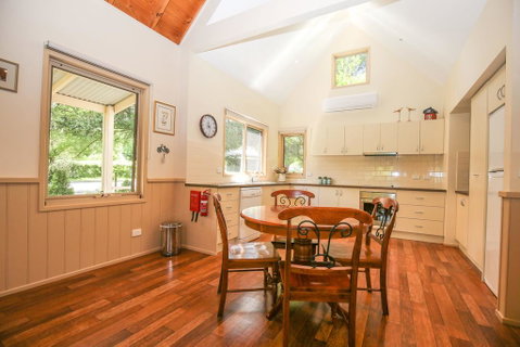 Alpine Arnica Cottage 1 - Hotel QLD 2