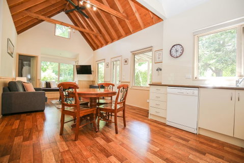 Alpine Arnica Cottage 1 - Hotel QLD 3