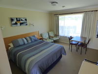 Book Glen Innes Accommodation Vacations Hotel QLD Hotel QLD