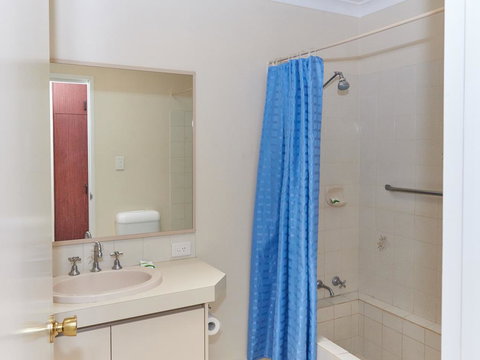 API Preston Beach Front Apartments - Hotel QLD 3