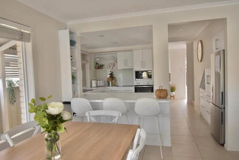 Luxury Mooloolaba Waterfront Retreat - Hotel QLD 3