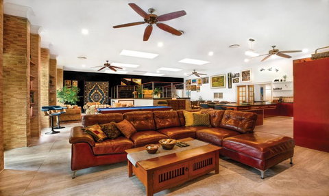 Luxury Penthouse 5 BDR 3 Bath Twin Rain Showers 365 Sq Mtrs - Hotel QLD 1