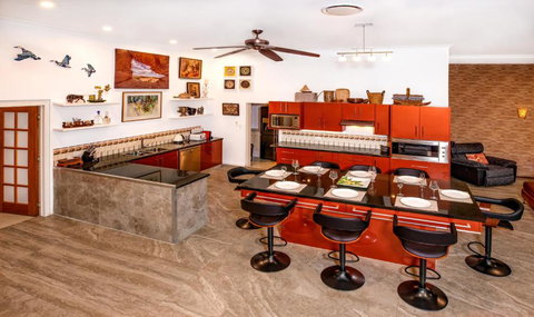 Luxury Penthouse 5 BDR 3 Bath Twin Rain Showers 365 Sq Mtrs - Hotel QLD 2