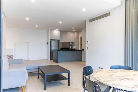 Modern 2B With Loft Bed Parking Central Mascot - Hotel QLD 3