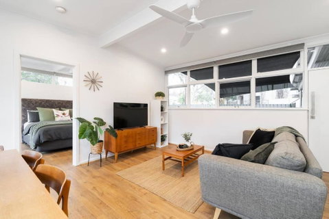 Modern Stylish Self-contained Apartment - Hotel QLD 0