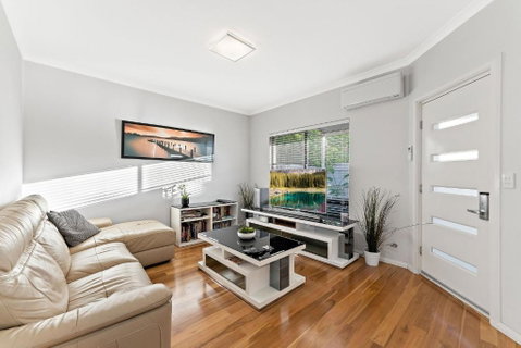 Modern Scarborough Townhouse - Hotel QLD 1