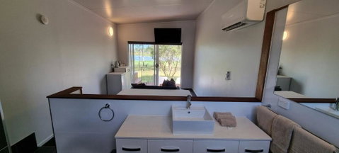 Narangba Motel (formerly Brisbane North B&B And Winery) - Hotel QLD 3
