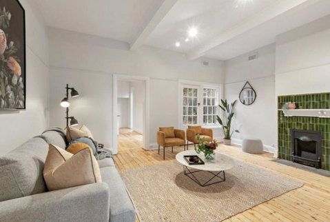NEWLY RENOVATED LARGE 3.5 BDRM HOUSE! BEST OF MELB - Hotel QLD 0