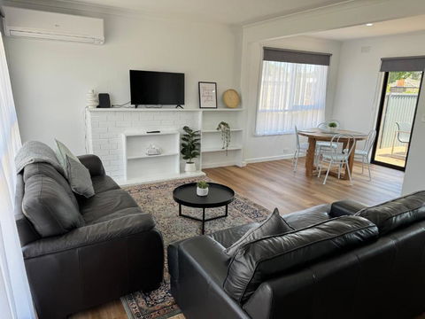 Nth Central 4BR Reno W WiFi - Hotel QLD 0