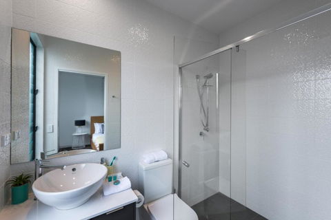 Oxford Steps - Executive 2BR Bulimba Apartment Across From The Park On Oxford St - Hotel QLD 2