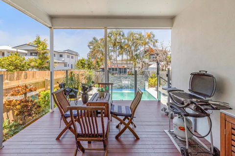 On Esplanade Own Flat & Pool, Manly Cafe Precinct - Hotel QLD 3