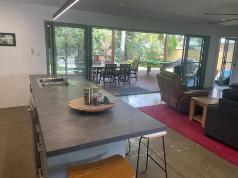 Pandanus Paradise. Newly Renovated 4 Bedroom Home - Hotel QLD 2