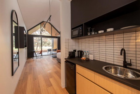 Par Five Shacks - Hotel QLD 2
