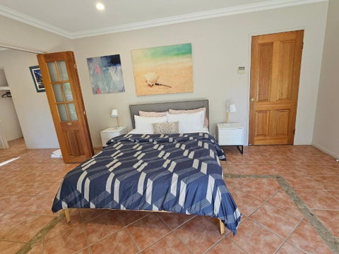 Paradise - Hotel QLD 3