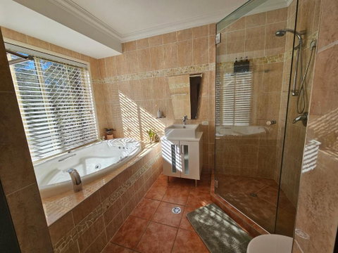 Paradise - Hotel QLD 0