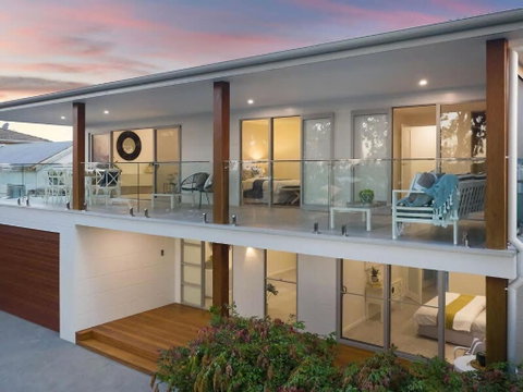 Perfect Beachhouse Lakes Surf At Your Feet - Hotel QLD 2