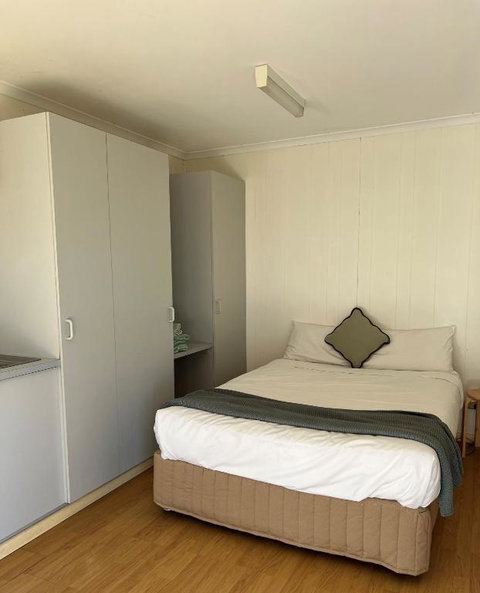 Pioneer Tourist Park - Hotel QLD 3