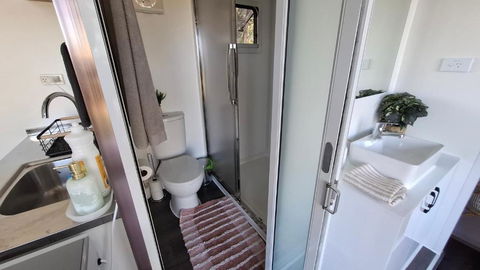 Pod Tiny Home - Hotel QLD 3