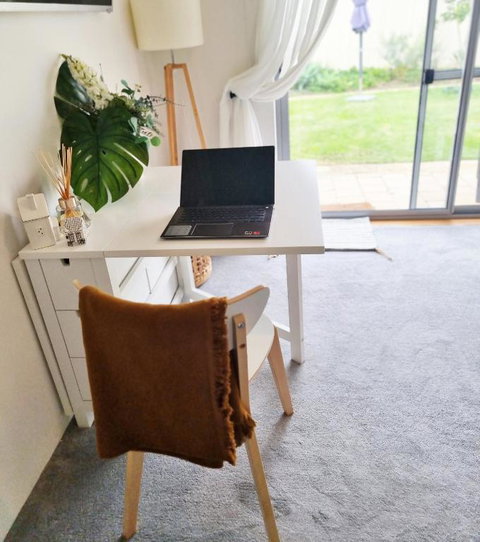 Queen Bed Apartment- No Sharing, Your Very Own Space - Hotel QLD 3