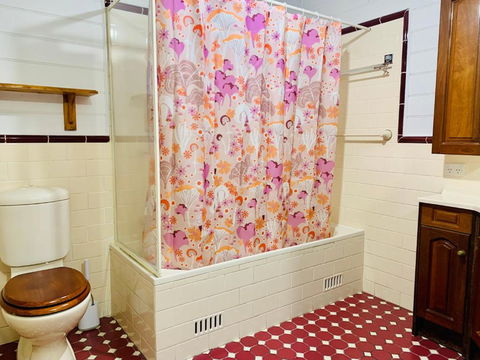 Quarryman Cottage @ 102 - Hotel QLD 2