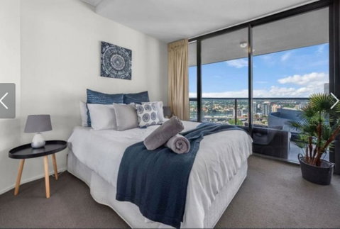 AU1 - Long Stay W Balcony RiverViews Fast WiFi - Hotel QLD 3