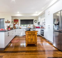 Austinmer - Cannonvale - Hotel QLD