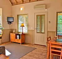 Autumn Leaf Cottage 1 - Hotel QLD