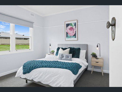 BALLARAT CLOSE 2 CBD + HOSPITAL+3BR HOME+NETFLIX + WiFi + Gift - Hotel QLD 1
