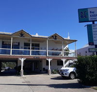 Bay Executive Motel - Hotel QLD