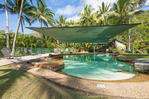 Beach Front Lagoon Lodge Apartments - Hotel QLD 3