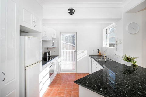 Beach Side Holiday Apartment - Hotel QLD 2