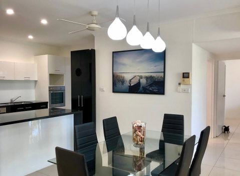 Beachfront Apartment- Paringa - Hotel QLD 1