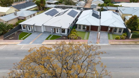 Renmark River Villas And Boats & Bedzzz - Hotel QLD 1