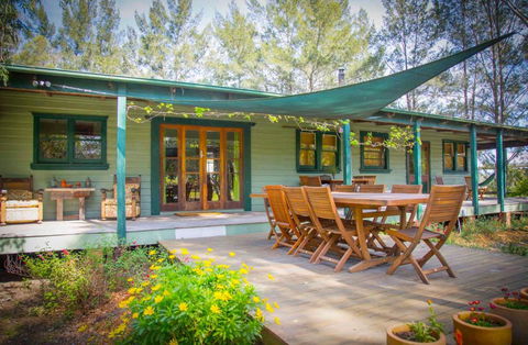 Red Tractor Retreat - Hotel QLD 0