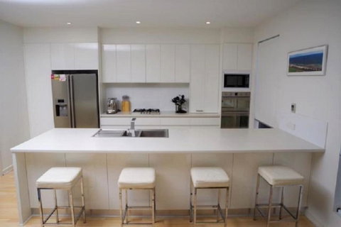 Relax At 36 - Hotel QLD 1