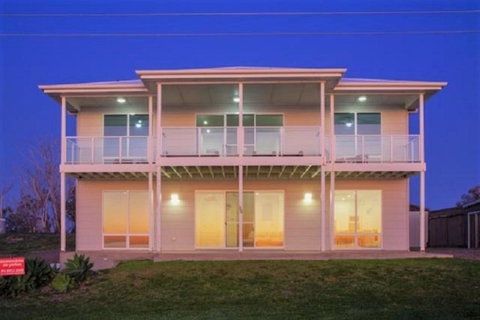 Relax At 36 - Hotel QLD 0