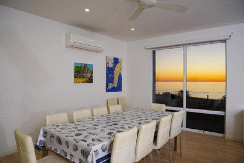 Relax At 36 - Hotel QLD 3