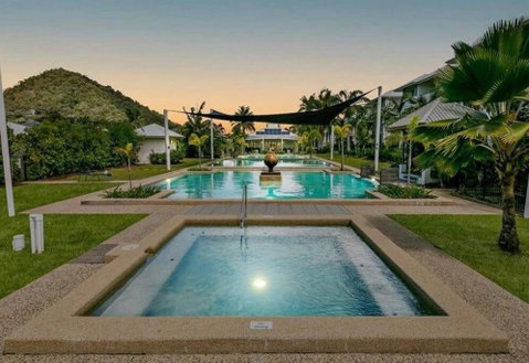 Resort Style Holiday Unit - Hotel QLD 0