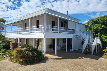 Ribbonwood Bed & Breakfast, Emu Park Qld with Hotel QLD