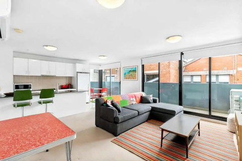 Right In The Centre Of Town - Hotel QLD 1