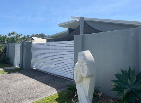 Relax At Trinity Beach Getaway, Blue Lagoon, Trinity Beach - Hotel QLD 1