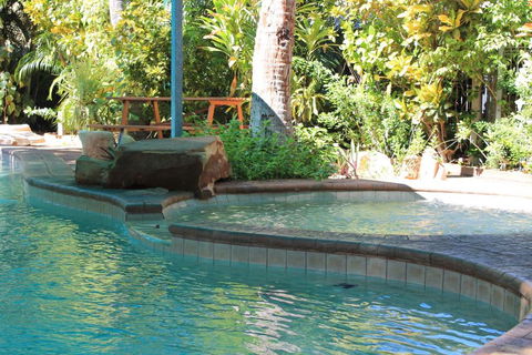 Roey Backpackers And Party Bar - Hotel QLD 0