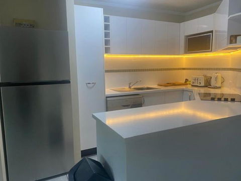 ROOFTOP APARTMENT AT MARINA TERRACES - Hotel QLD 2