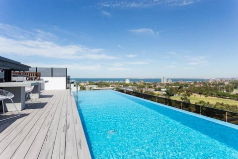 Rooftop Infinity Pool - St Kilda Luxury - Hotel QLD 0