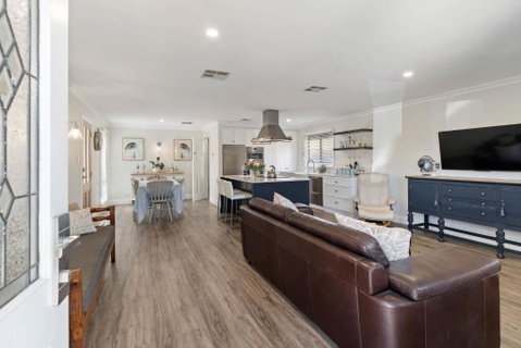 Rose Cottage 3B Hutchinson St Goolwa - Linen Included - Hotel QLD 2
