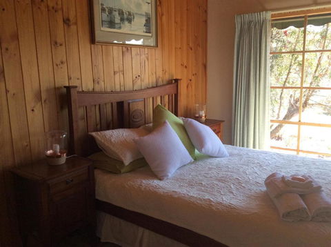 Rose Cottage - Hotel QLD 2