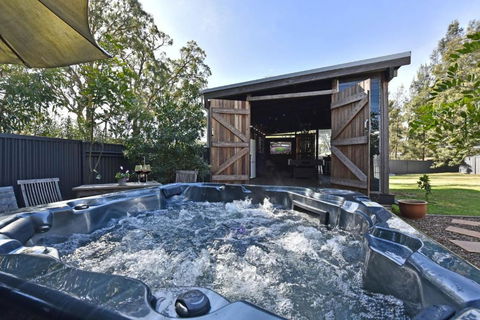Rose Cottage Studio Romantic Or Solo Getaway. Spa, Games Room - Hotel QLD 0