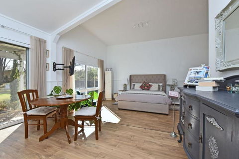 Rose Cottage Studio Romantic Or Solo Getaway. Spa, Games Room - Hotel QLD 1